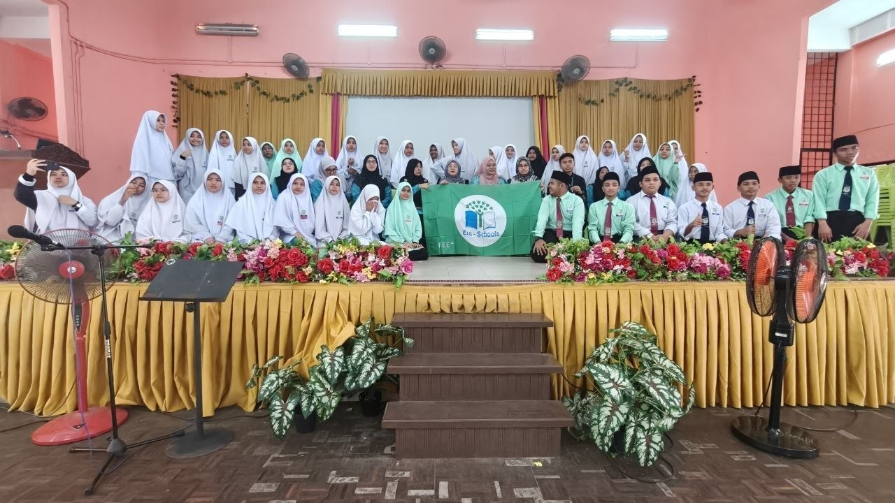 SMKA Durian Guling Dianugerahkan Eco-Schools Green Flag